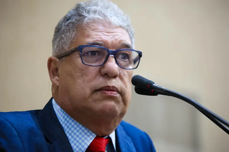 Rosemberg Pinto questiona silêncio de ACM Neto após revelações do COAF