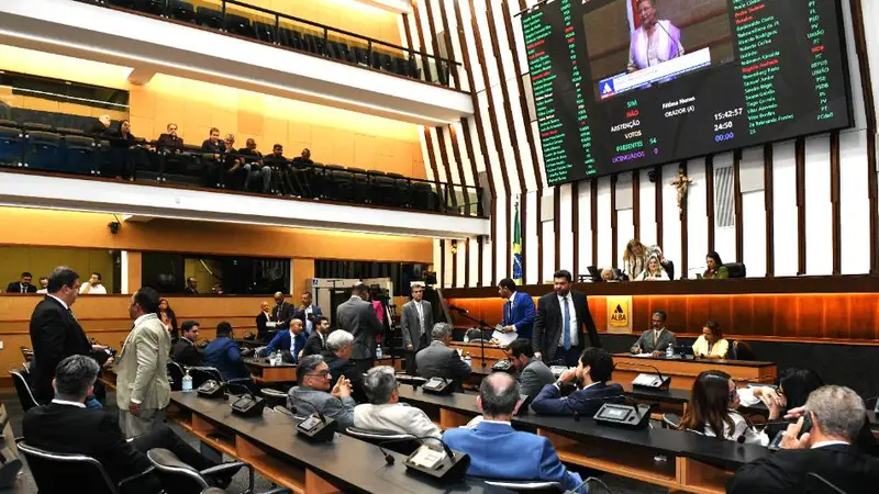 Parlamento aprova 15 proposições Parlamento aprova 15 proposições