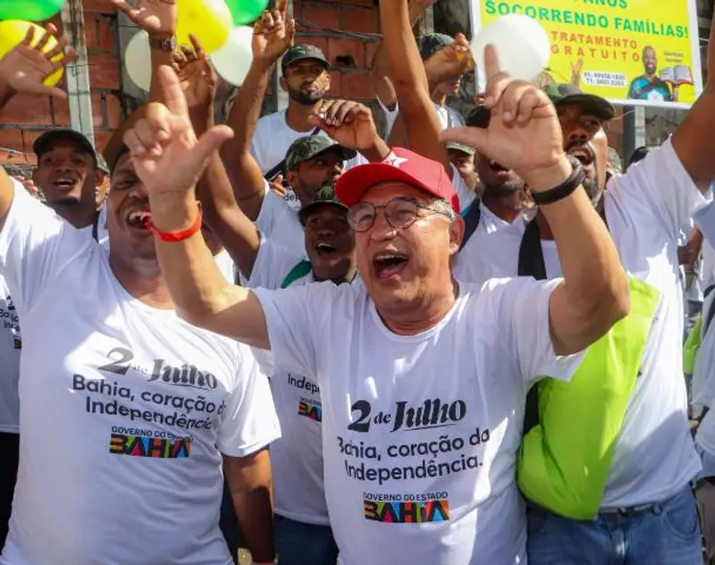 Rosemberg participa de caminhada do 2 de Julho Rosemberg participa de caminhada do 2 de Julho