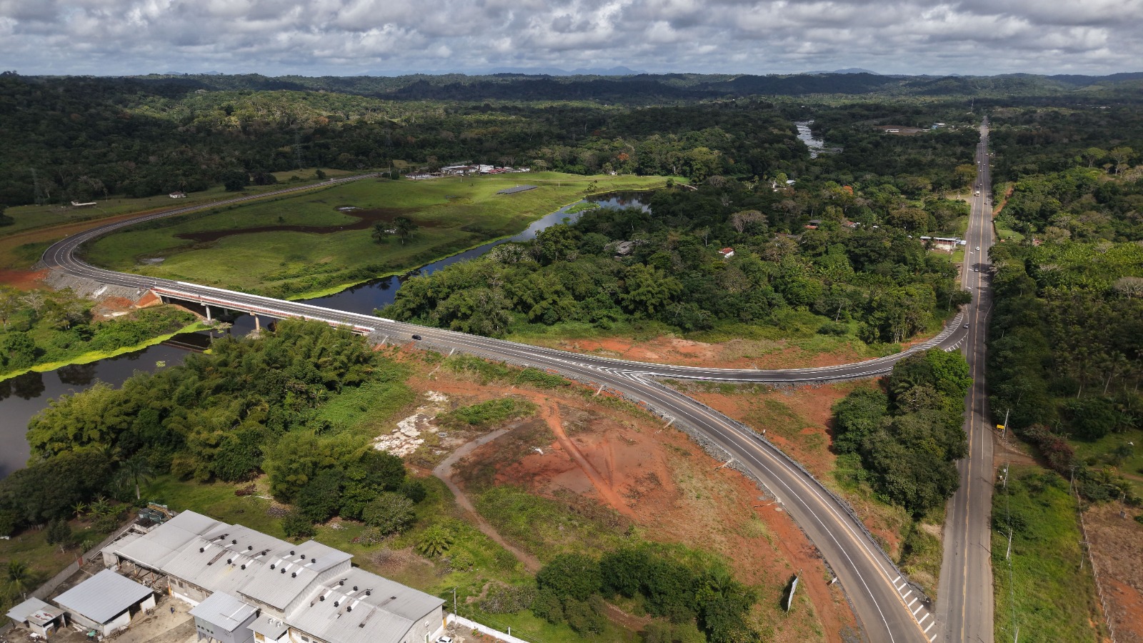 Estado da Bahia orienta população sobre o tráfego de veículos entre Ilhéus e Itabuna Imagem de Estado da Bahia orienta população sobre o tráfego de veículos entre Ilhéus e Itabuna