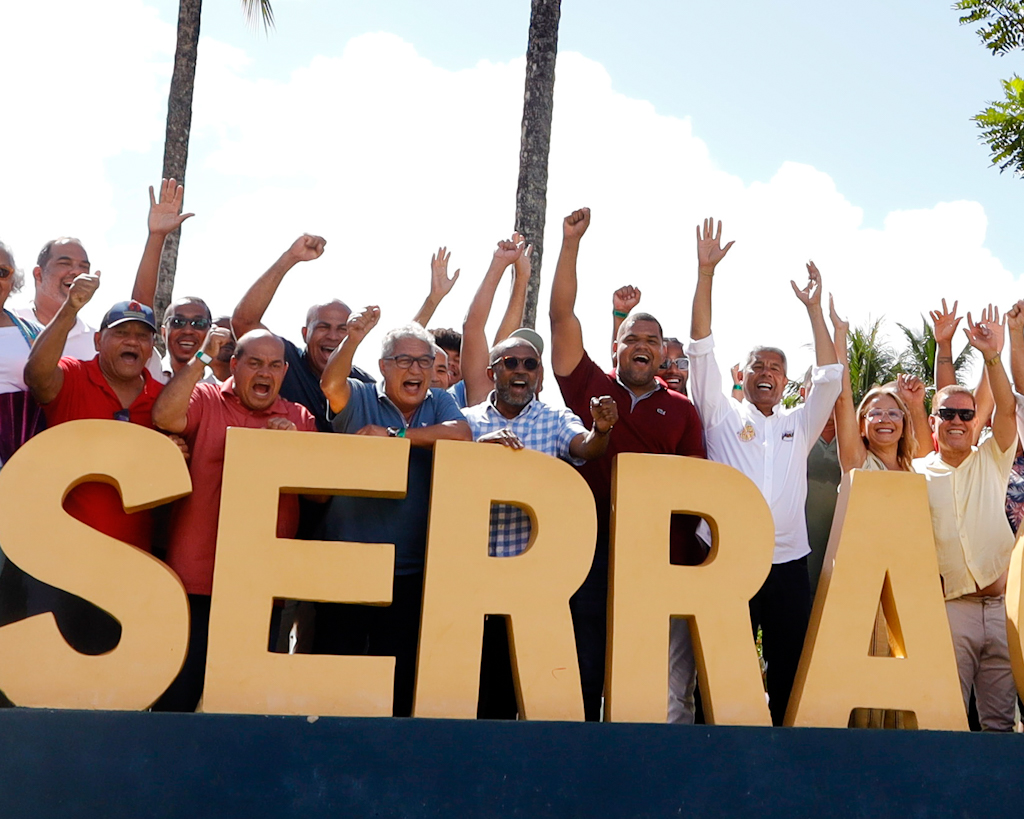 Imagem de Rosemberg comemora anúncio de empresa vencedora de licitação para pavimentação da estrada Uruçuca x Serra Grande