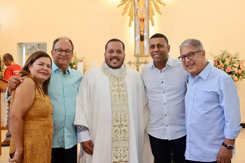 Nos 64 anos de Itapé, Rosemberg garante construção de ciclovia até o entroncamento da BR-415