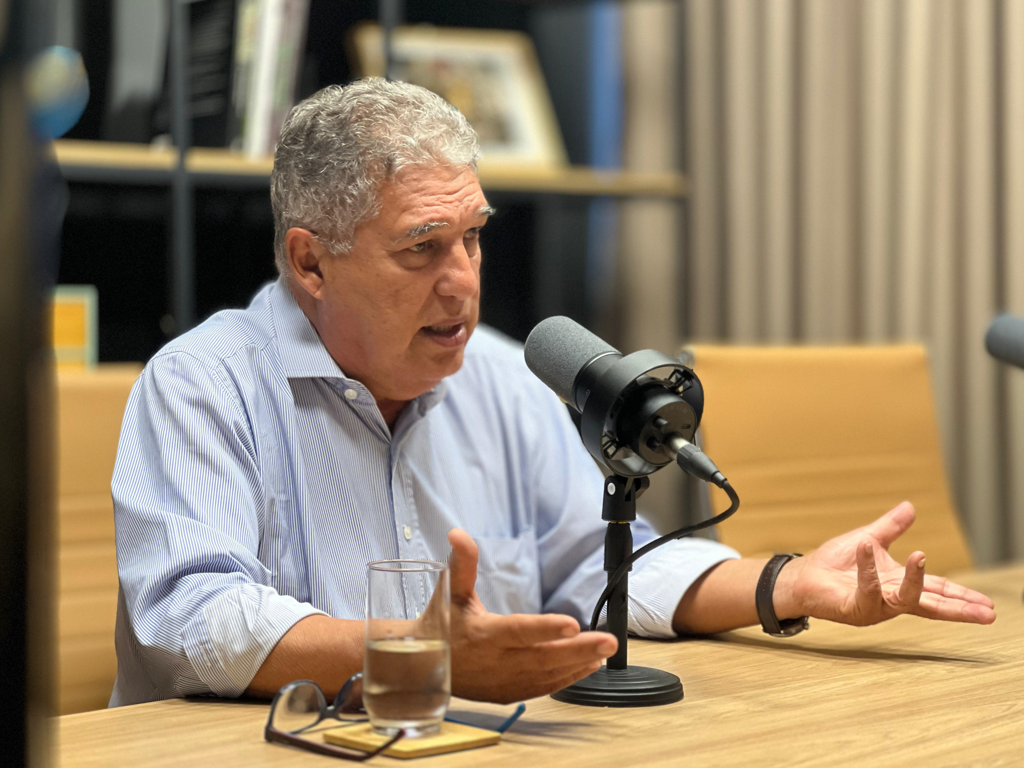 Imagem de Jogada de marketing: “alguém acredita que Aleluia e ACM Neto estavam em posições diferentes?”, questiona Rosemberg