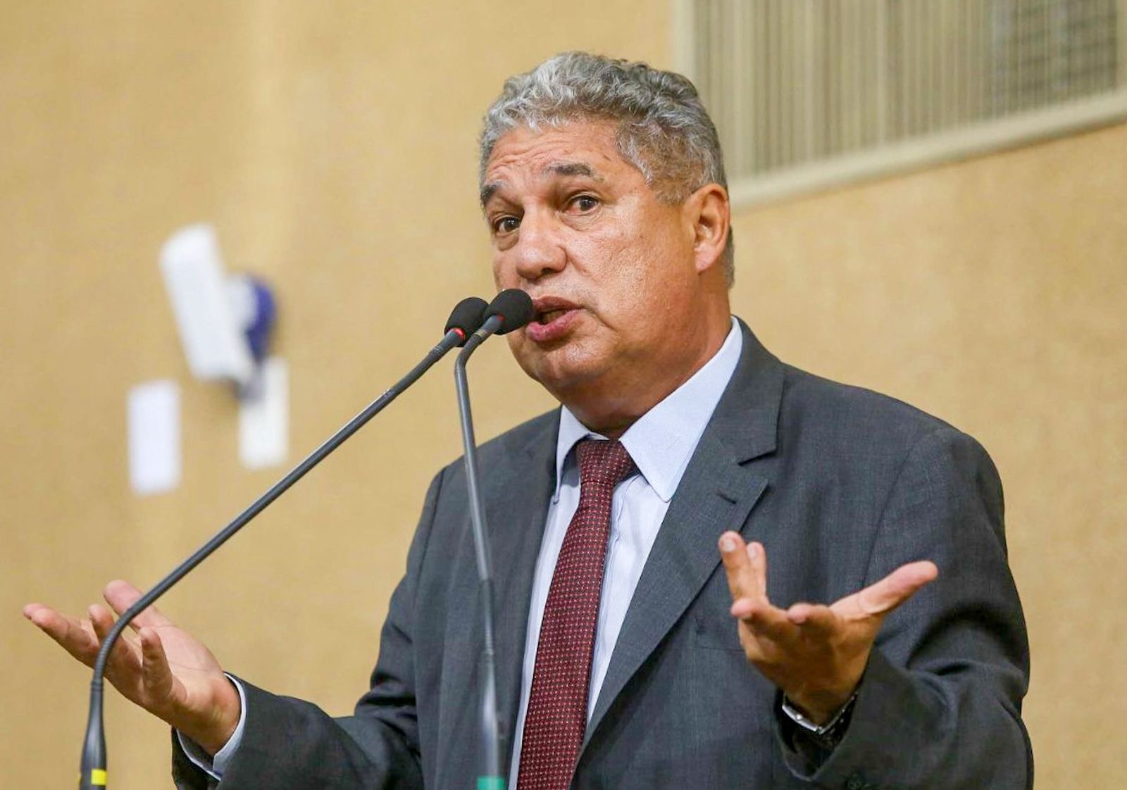 Imagem de Teoria da conspiração: Rosemberg condena afirmações ‘fora da realidade’ do prefeito Bruno Reis