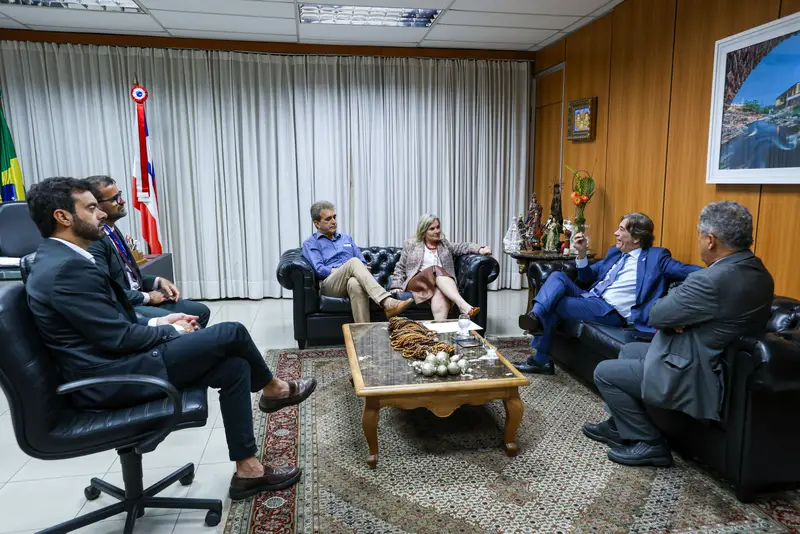 Parlamento recebe desembargador Geder Gomes para tratar do PL sobre Alternativas Penais Parlamento recebe desembargador Geder Gomes para tratar do PL sobre Alternativas Penais