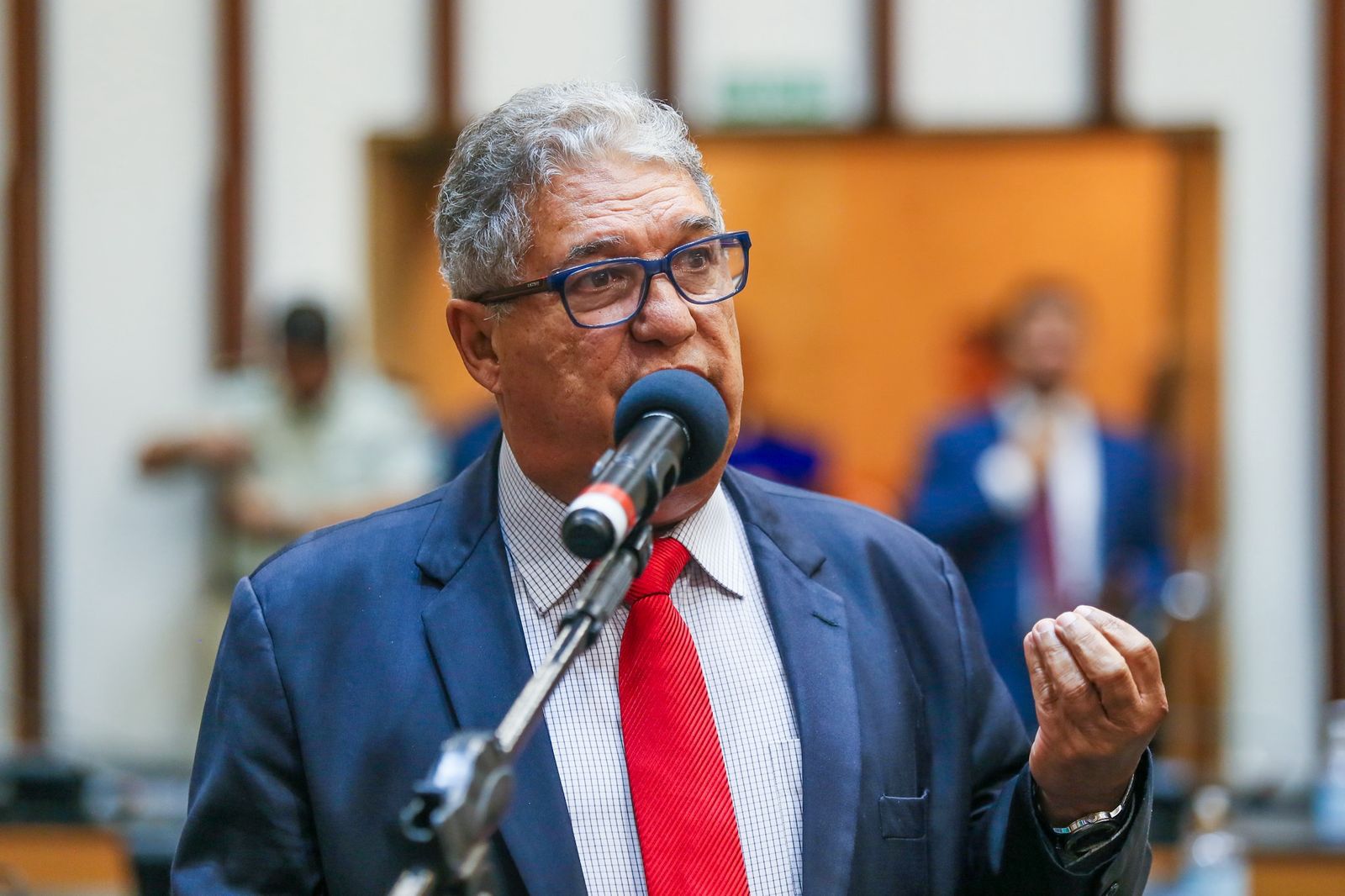 Imagem de Rosemberg aponta contradição em discurso de ACM Neto sobre pobreza na Bahia