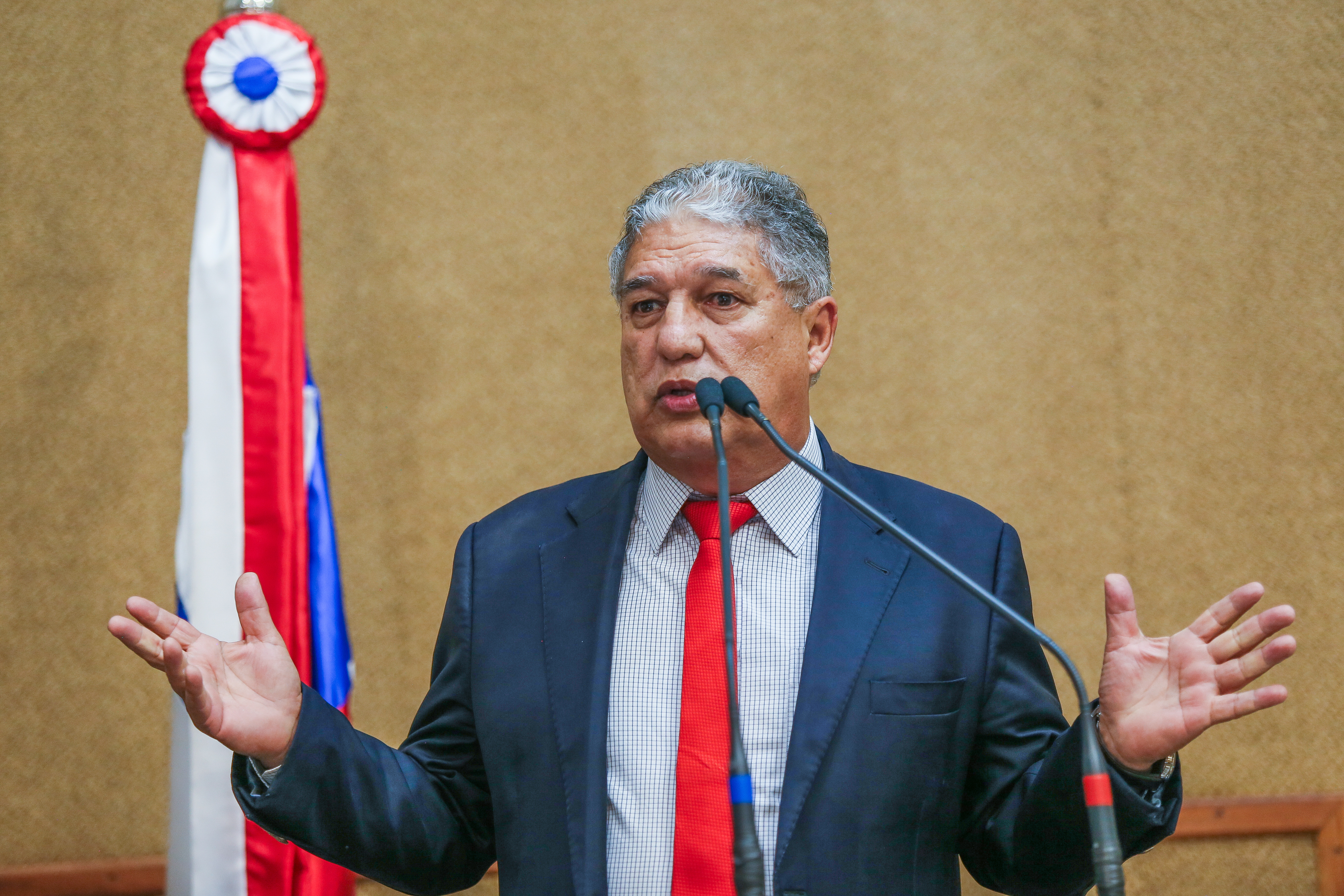 Imagem de Rosemberg contesta reportagem do jornal de ACM Neto sobre emendas parlamentares: ‘lata do lixo’